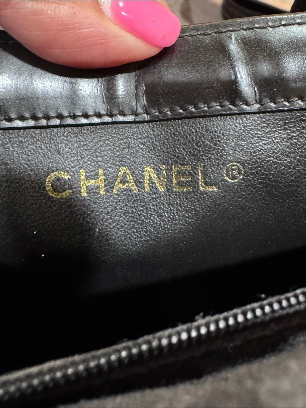 Chanel Fourre-Tout Tote Patent Leather - Picture 15 of 17